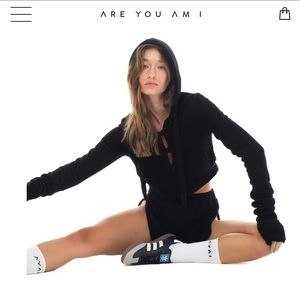 ARE YOU AM I cropped button up hoodie